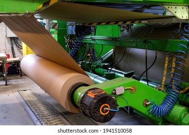 Manufacture Of Corrugated Paper And Containers Of Paper And Paperboard. Corrugated Unit For The Production Of 2 -, 3-and 5-layer Corrugated Cardboard. Corrugated Packaging Production Line.