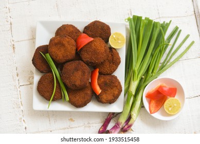 Many Beef Cutlet , Chicken Cutlet Hot And Spicy Tea Time Snack Kerala South India . Asian Cuisine Fried Meat Of Veal, Mutton Or Fish . Christian Food Christmas. Non Vegetarian Food Patties.