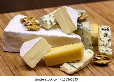 Many Different Varieties Cheese Blue Brie Stock Photo 1553653334 ...