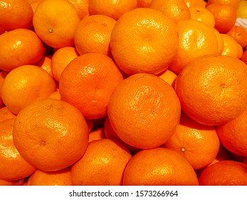 Many oranges, natural orange background