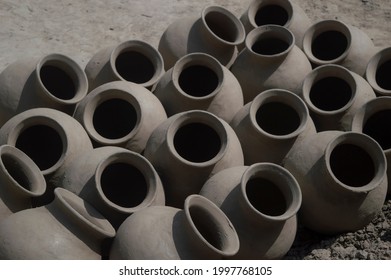 So Many Raw Clay Pots