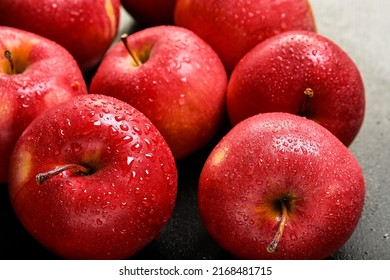 Premium Photo  Ripe and juicy green apples with dew drops.