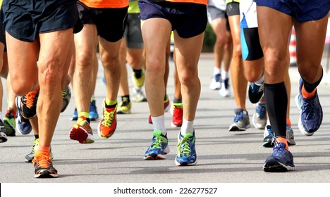 Many Runners To Race To The Finish Line Of The Marathon