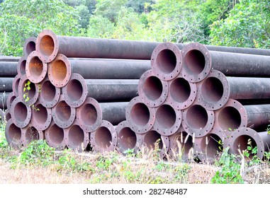 Many rusty old pipe.
