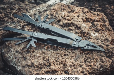 Many task army knife