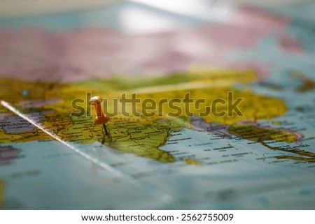 Map and pin design as a direction indicator