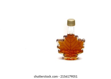 Maple syrup, maple syrup or maple syrup is a sweet made from the sap of the sugar maple, it is eaten with pancakes and waffles, it is an emblem of Canada with the leaf represented in the Canadian flag