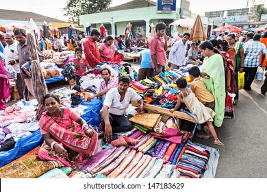 7,138 Textile Industry In India Images, Stock Photos & Vectors ...