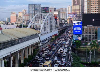 Mar 9,2018 Rush Hour At Epifanio De Los Santos Avenue(EDSA) In Manila, Philippines