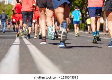 Marathonläufer auf der Straße. Gesunder Lebensstil. Athlete Ausdauer 