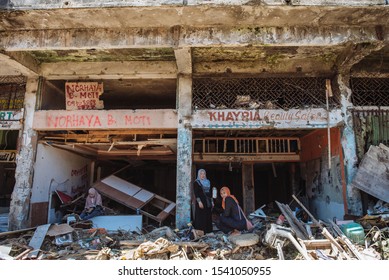 Marawi City, Philippines - May 10, 2018: A Year After The Marawi Siege, Residents Were Allowed To Salvage Whatever They Can From Their Homes At Ground Zero.