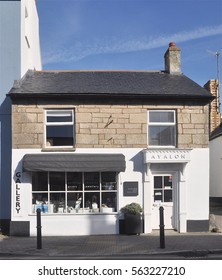 MARAZION, UK - OCTOBER 31, 2016. Avalon, A Tiny Art Gallery On Kings Road, Marazion, A Small Coastal Town In Cornwall, Southwest England, UK.