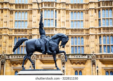 Marble And Statue In Old City Of London       England