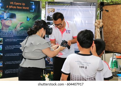 March 15, 2017 : Graduate Students And Professor Demonstration With Virtual Reality Technology In 