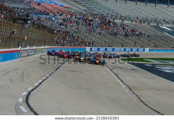 March 20, 2022 - Ft. Worth,\
Texas, USA: The NTT INDYCAR SERIES teams race for the NTT INDYCAR\
SERIES 2022:  XPEL 375 at Texas Motor Speedway in Ft. Worth, Texas,\
USA.