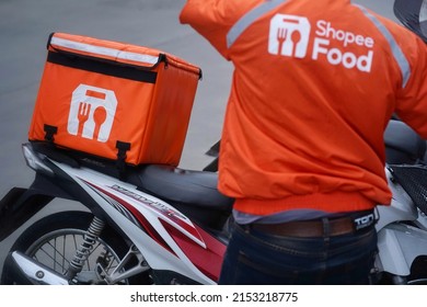 March ,2020 :shoppee Food Or Shoppee Bike . Food Delivery By Motorcle At Bangkok Thailand