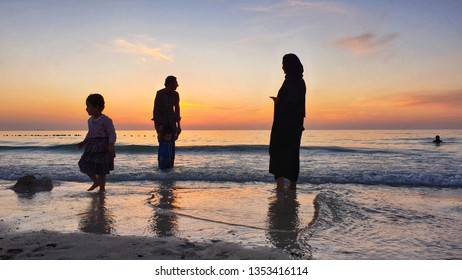 Sharjah Beach Images Stock Photos Vectors Shutterstock