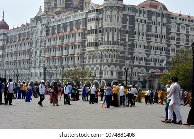 March-6-2018 Mumbai India Crowded Area Of Famous Place Sea Area Of Mumbai Hear Is The Way Of Elephanta Caves The Spiritual Place Of Shiva.