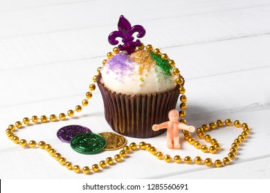 Mardi Gras Cupcake