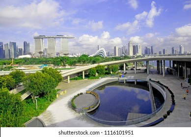 Marina Barrage, Singapore -
 September 5, 2017: Landscape Of Singapore City And Marina Barrage Park Building Of Singapore - Landscape City View Iconic Architecture And Skyscraper Outdoor