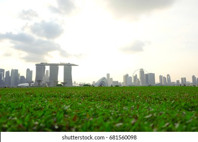 Marina Barrage, Tourist Attraction In Singapore, Green, Buildings, Towers, Relax, Public Park, Family, Outdoor, Kite, Grass, Field, Foreground