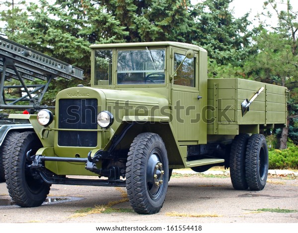 MARIUPOL, UKRAINE-SEPT 9:Soviet army\
truck ZiS5,(Ural), historical reenactment of WWII, September 9,\
2013 in\
Mariupol,Ukraine