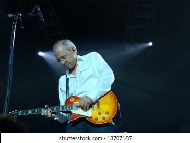 Mark Knopfler - Dire Straits - Editorial, In Live Concert In Lisbon