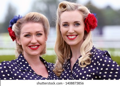 MARKET RASEN RACECOURSE, LINCOLNSHIRE, UK : 19 MAY 2019 : The ever popular singers and beautiful Bluebird Belles at Market Rasen Races 1940s Vintage Race Day