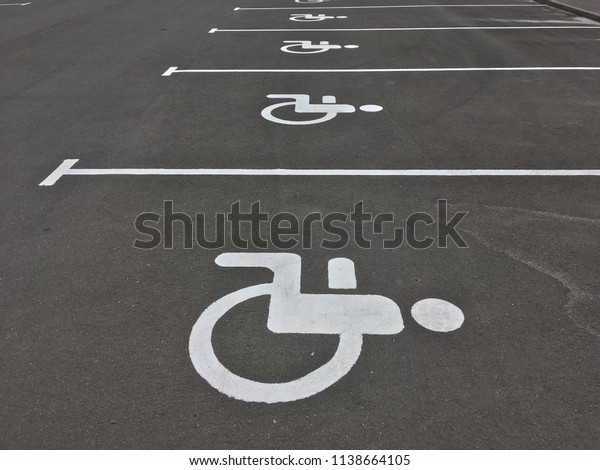 Marking in the car\
parking for the\
disabled.