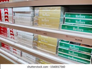 MARLBORO MENTHOL And Other Marlboro Cigarette Cartons On Shelves At Duty Free Shop On A Cruise Ship. Marlboro Is An American Brand Of Cigarettes. Helsinki, Finland -11-08-2019