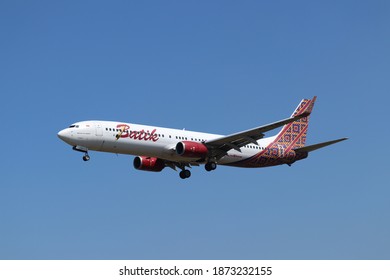 Maros, Indonesia - July 1st 2020 : Batik Air Approach Landing Runway 13 Old Apron