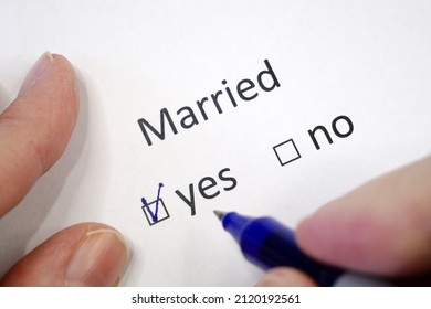 married status form, Marital Status form, Questionnaire. The answer is in the test with a checkbox. Pen on a white sheet of paper. Closeup - Shutterstock ID 2120192561
