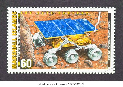 MARSHALL ISLANDS - CIRCA 2000: A Postage Stamp Printed In Marshall Islands Showing An Image Of Mars Pathfinder Robot, Circa 2000. 