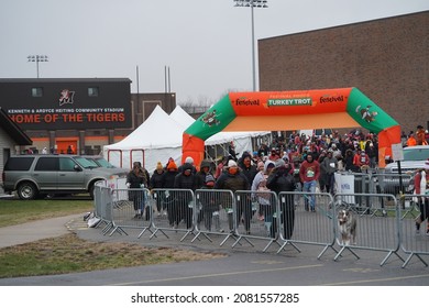 Marshfield, Wisconsin USA - November 25th, 2021: Festival Foods Held Their Annual Turkey Trot Run For Thanksgiving 2021. 