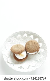 Marshmallow And Cookie Sandwich