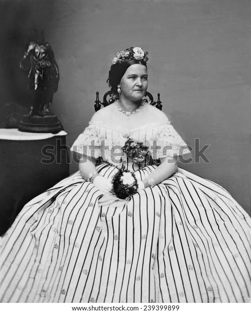 エイブラハム リンカーンの妻 メアリー トッド リンカーン 1818年 18年 は ボールガウンを着て 髪に花をつける 彼女は自分のおしゃれな超能力を称賛され 批判された の写真素材 今すぐ編集