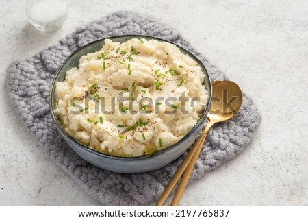 mashed cauliflower with butter. ketogenic paleo diet side dish Foto stock © 