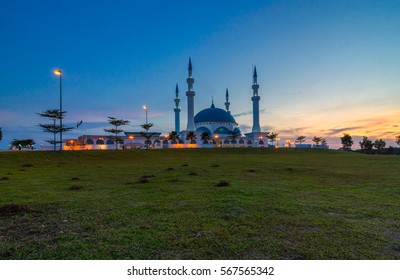 Masjid Bandar Dato Onn Johor Bahru Stock Photo (Edit Now) 567565342