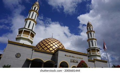 Masjid Raya Al Fatah Maluku Indonesia Stock Photo 2000681444 | Shutterstock