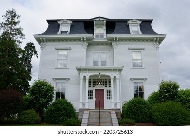 Massachusetts, United States-June 18, 2022: Dean College Admission Office (historical Ray Mansion), A National Register Of Historical Landmark