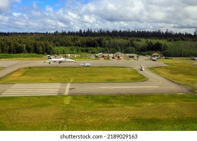 17,406 Tarmac runway Images, Stock Photos & Vectors | Shutterstock