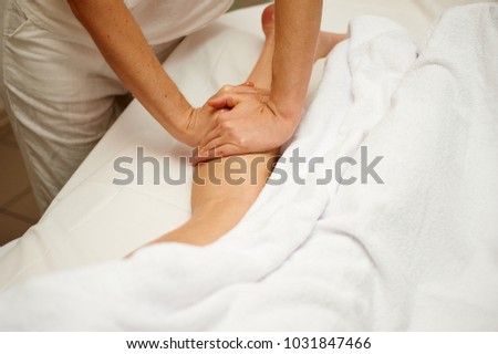 the masseuse does massage