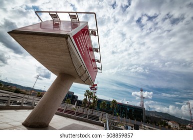 Massive advertisement structure