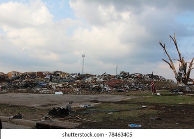 Massive Destruction Caused By An EF5 Monster Tornado Packing 200+ Mph Winds.