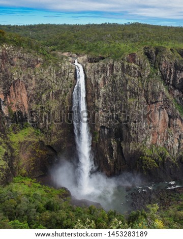 Similar – Foto Bild Wallaman Falls Ferne