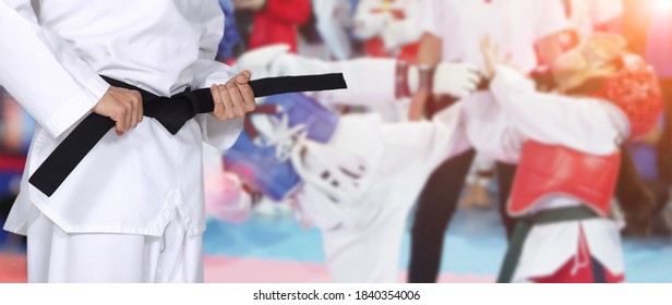 802 Female kickboxing barefoot Images, Stock Photos & Vectors ...