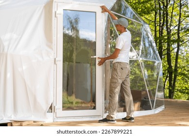 the master builds the dome, private and multi-storey buildings. - Powered by Shutterstock