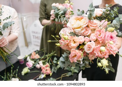 Master class on making bouquets. Spring bouquet. Learning flower arranging, making beautiful bouquets with your own hands