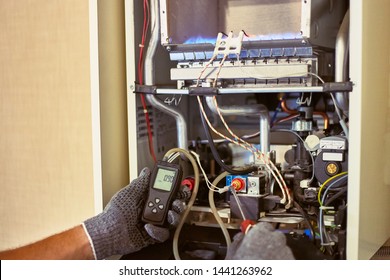 Master Of Gas Service, Adjusts The Combustion Gas On The Gas Boiler.