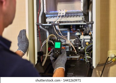 Master Of Gas Service, Adjusts The Combustion Gas On The Gas Boiler.